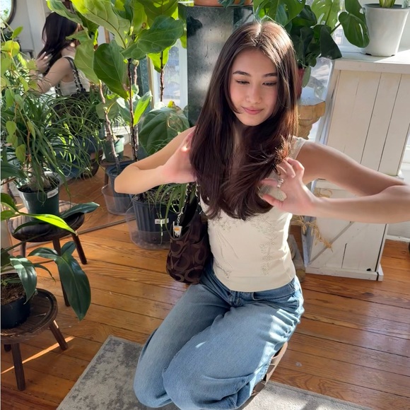 amelia__r